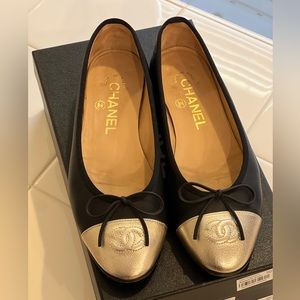 Chanel Ballerina Flats - black & gold, size 36